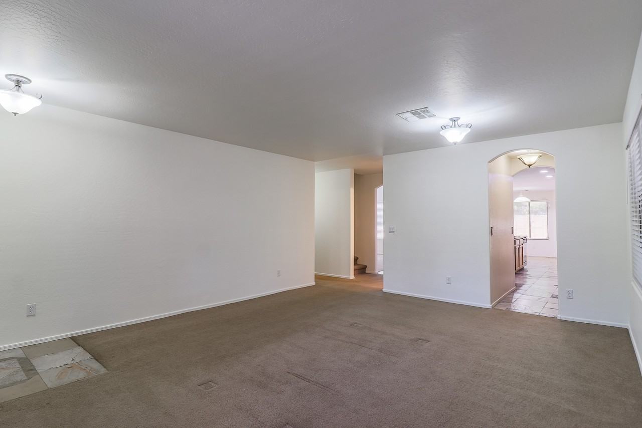 10606 La Reata Avenue - Photo 6 of 39