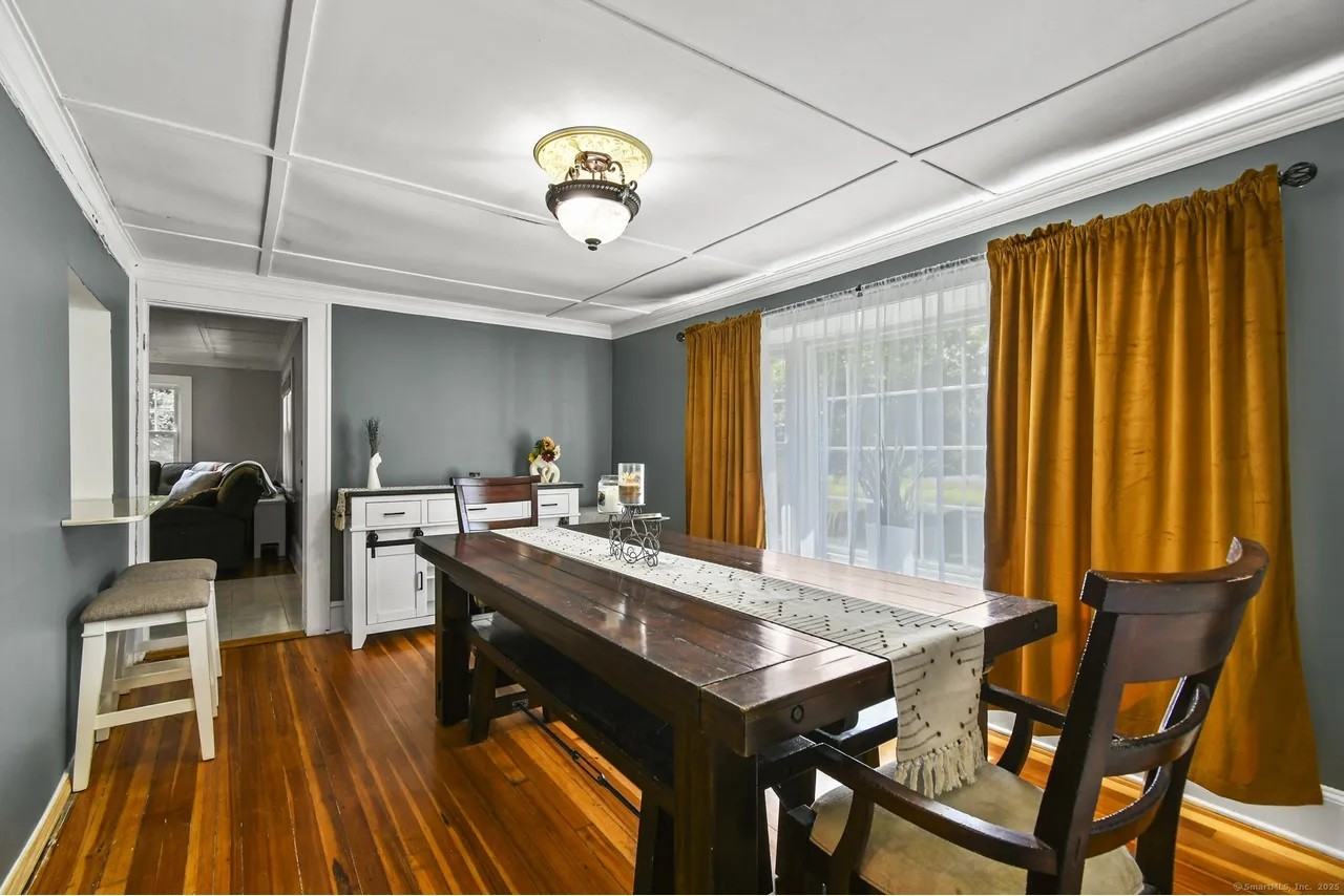 635 Pine Street - Photo 4 of 27