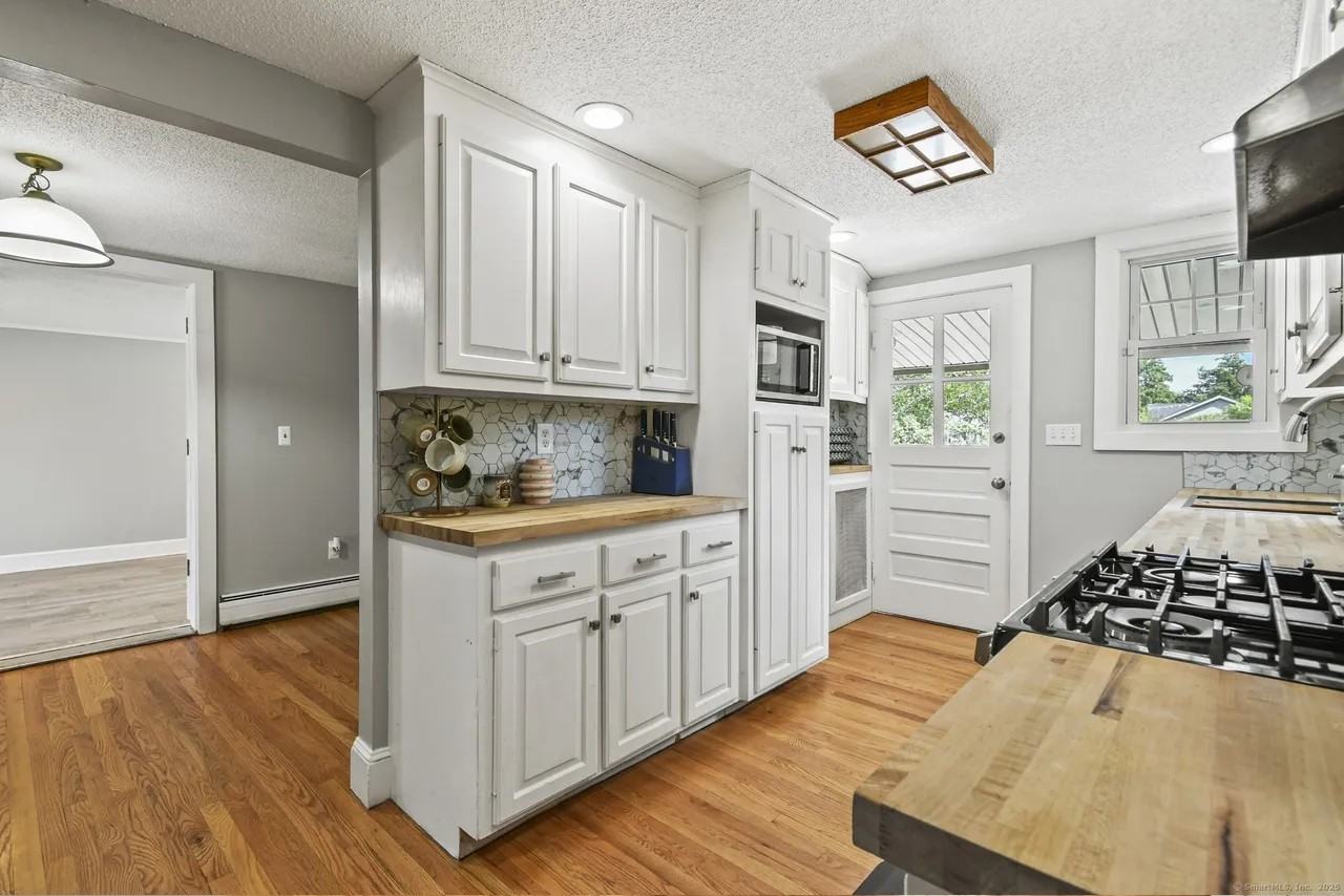 635 Pine Street - Photo 6 of 27