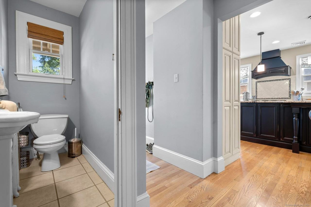 270 Fern Street - Photo 5 of 20