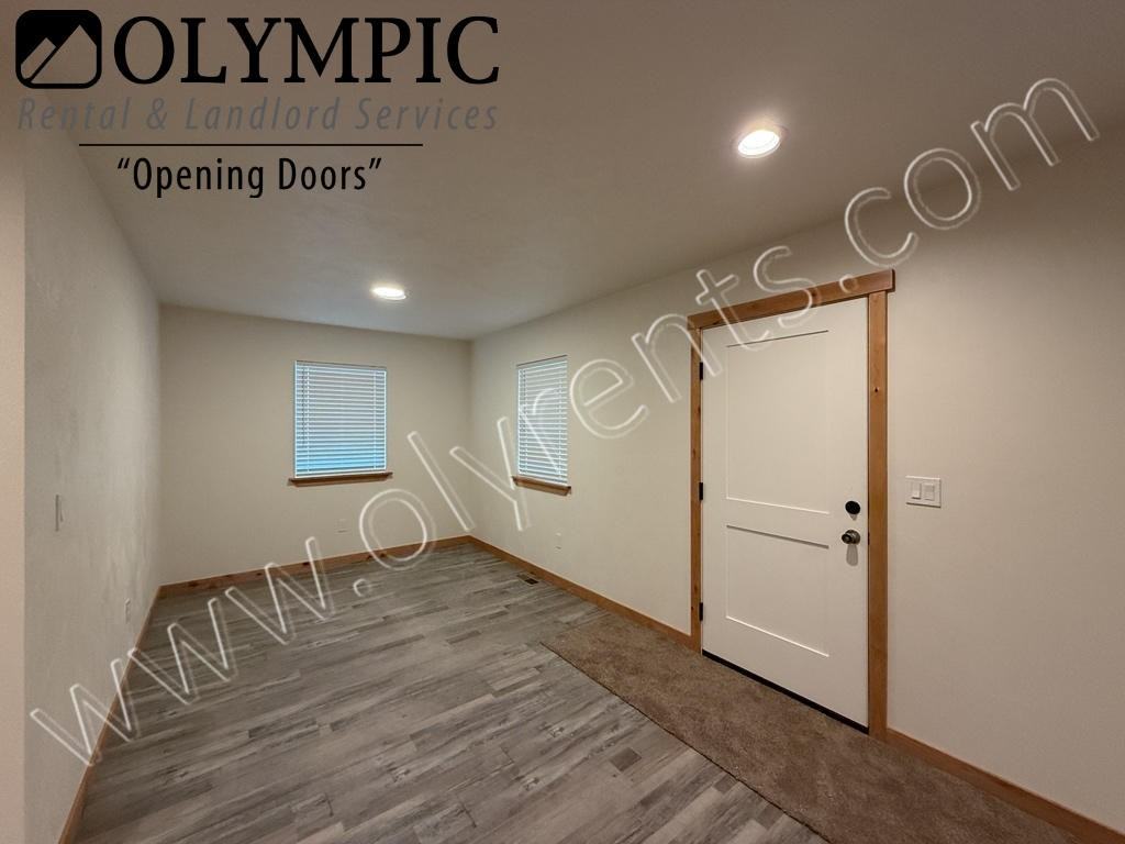 309 North 6th Avenue Southwest - Photo 2 of 22