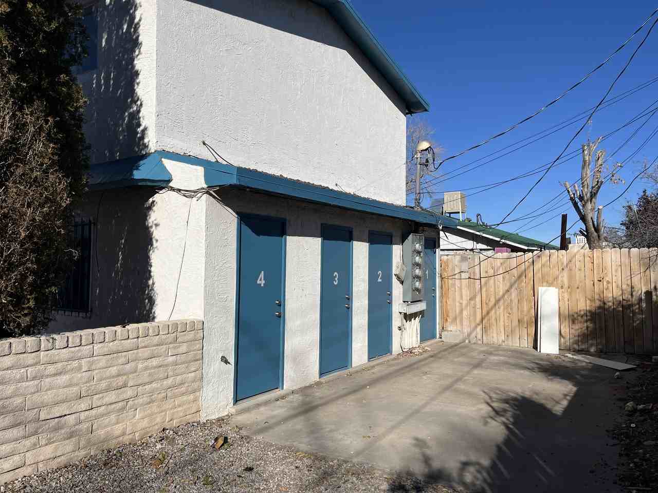 808 Ortiz Dr Se - Photo 3 of 9