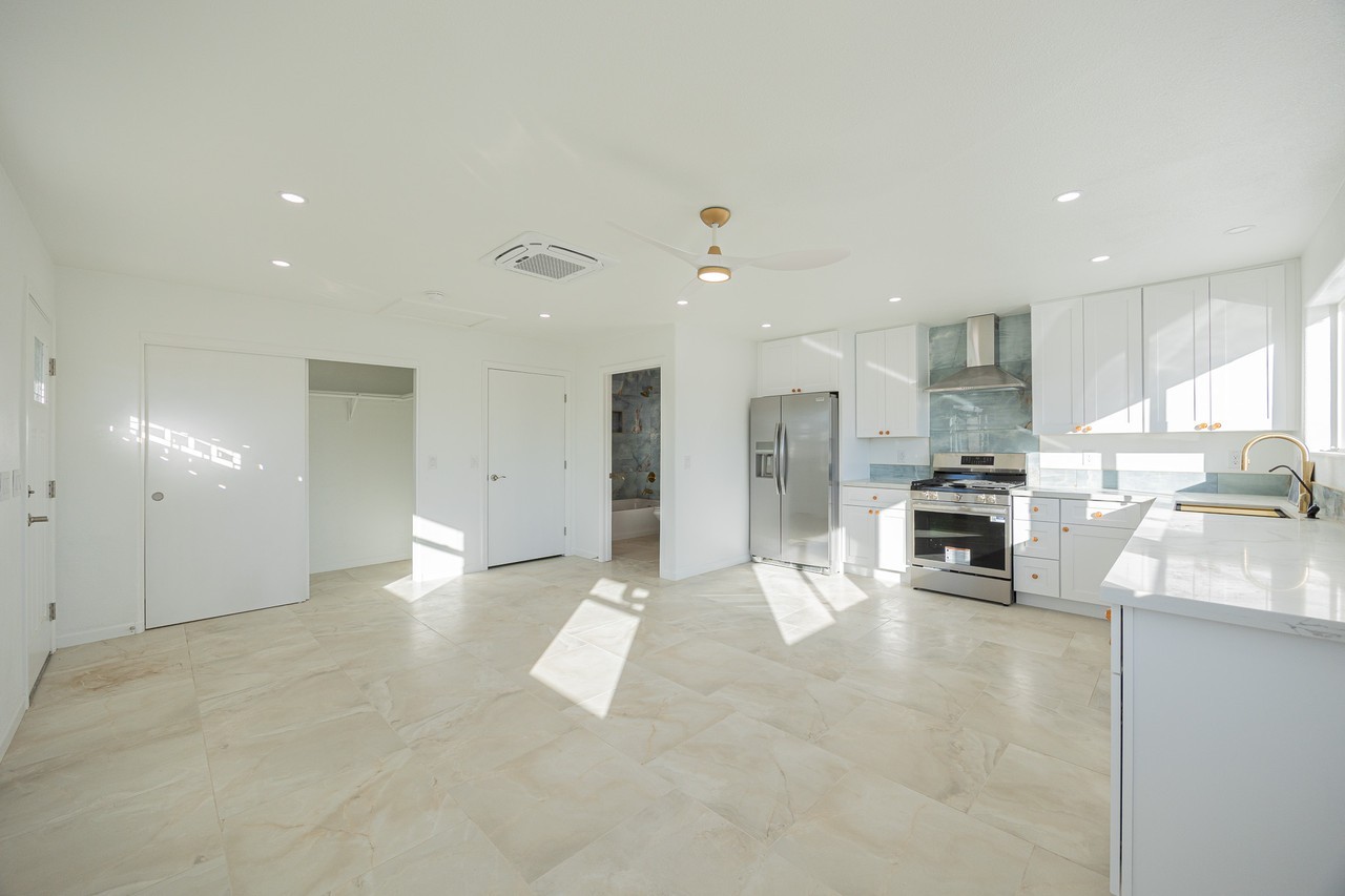 5132 South Dorsey Lane - Photo 5 of 15