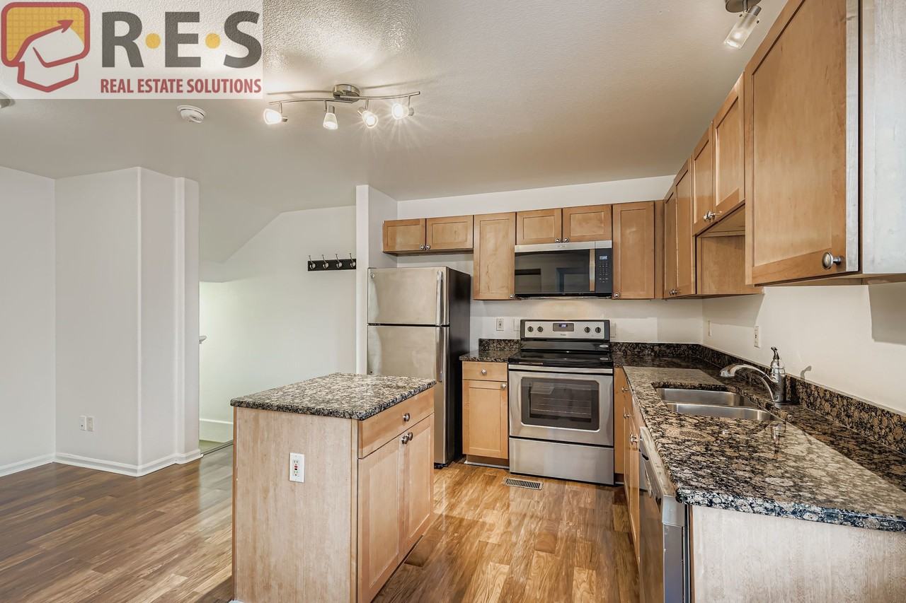 714 East 18th Avenue - Photo 5 of 19