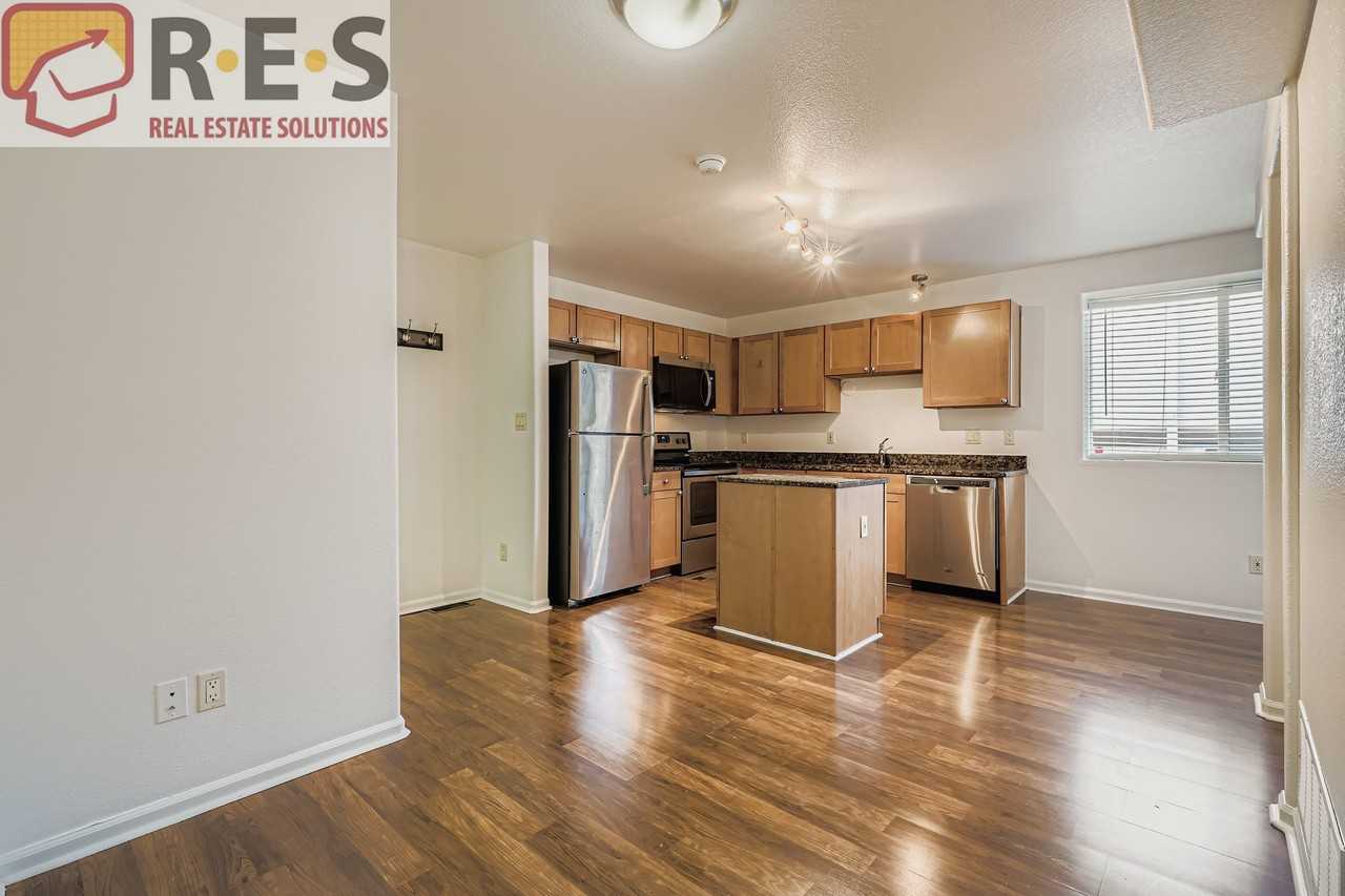 714 East 18th Avenue - Photo 7 of 19