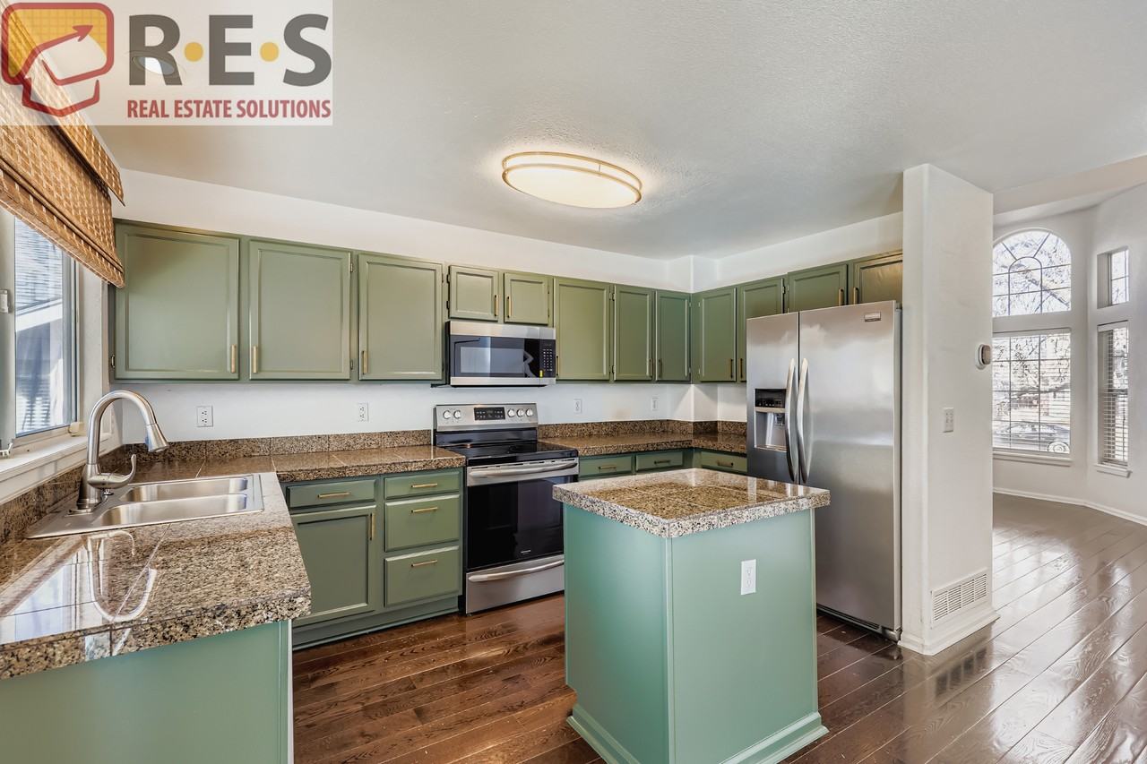 5421 South Ireland Way - Photo 3 of 17