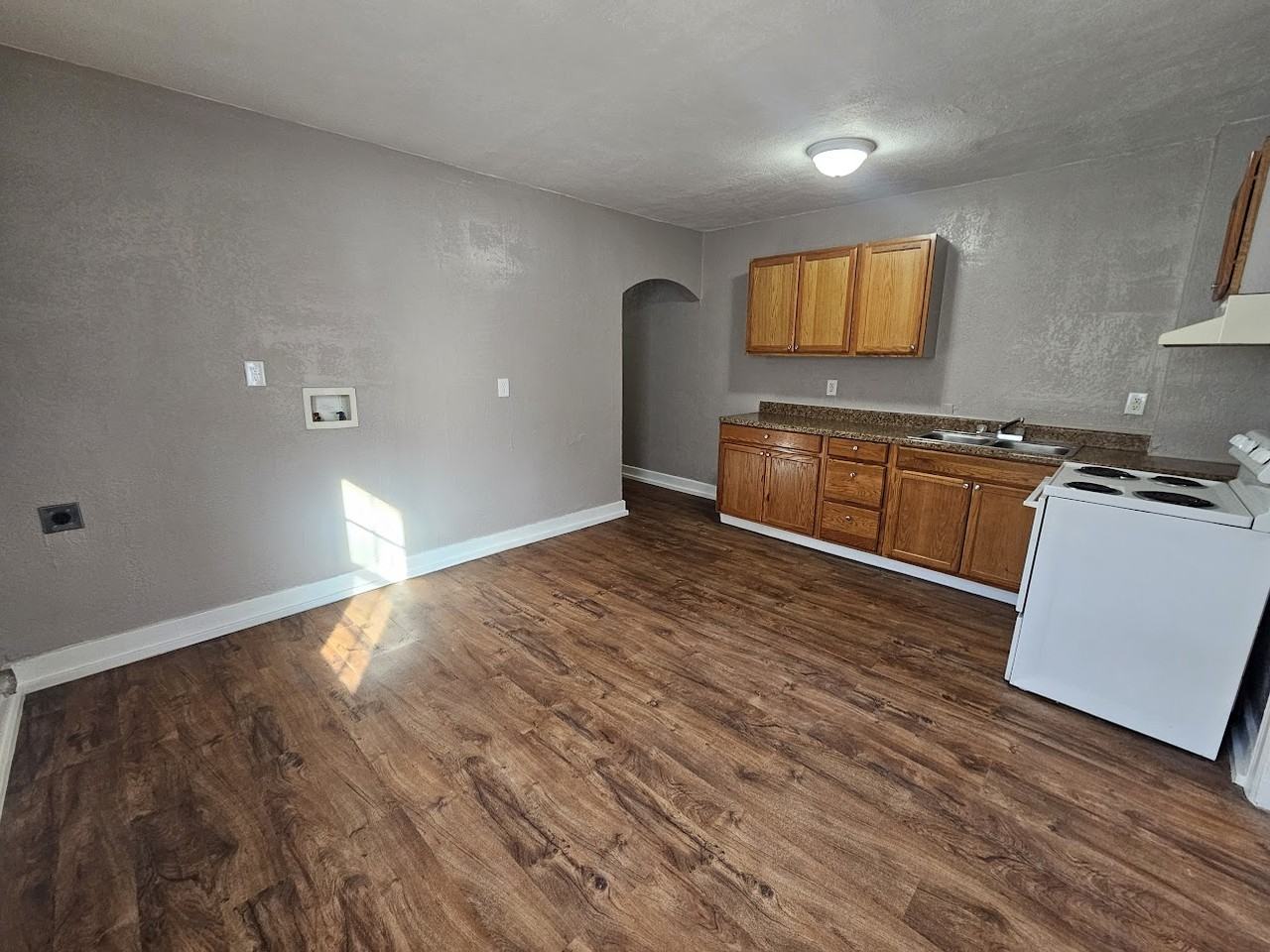 1105 Northwest 27th Street - Photo 4 of 14