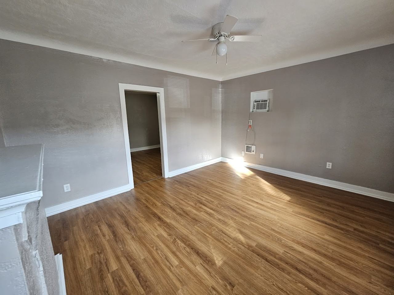 1107 Northwest 27th Street - Photo 3 of 13