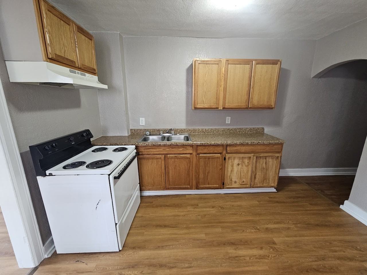 1107 Northwest 27th Street - Photo 4 of 13