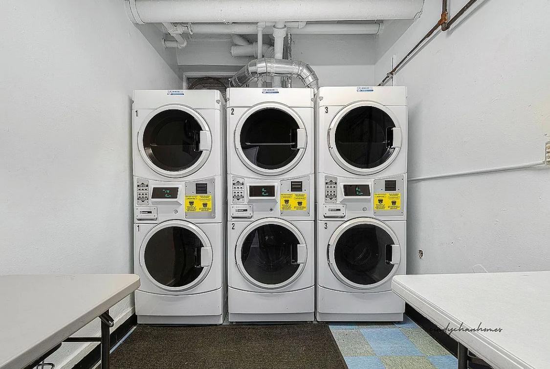 7211 110Th St - Photo 2 of 17