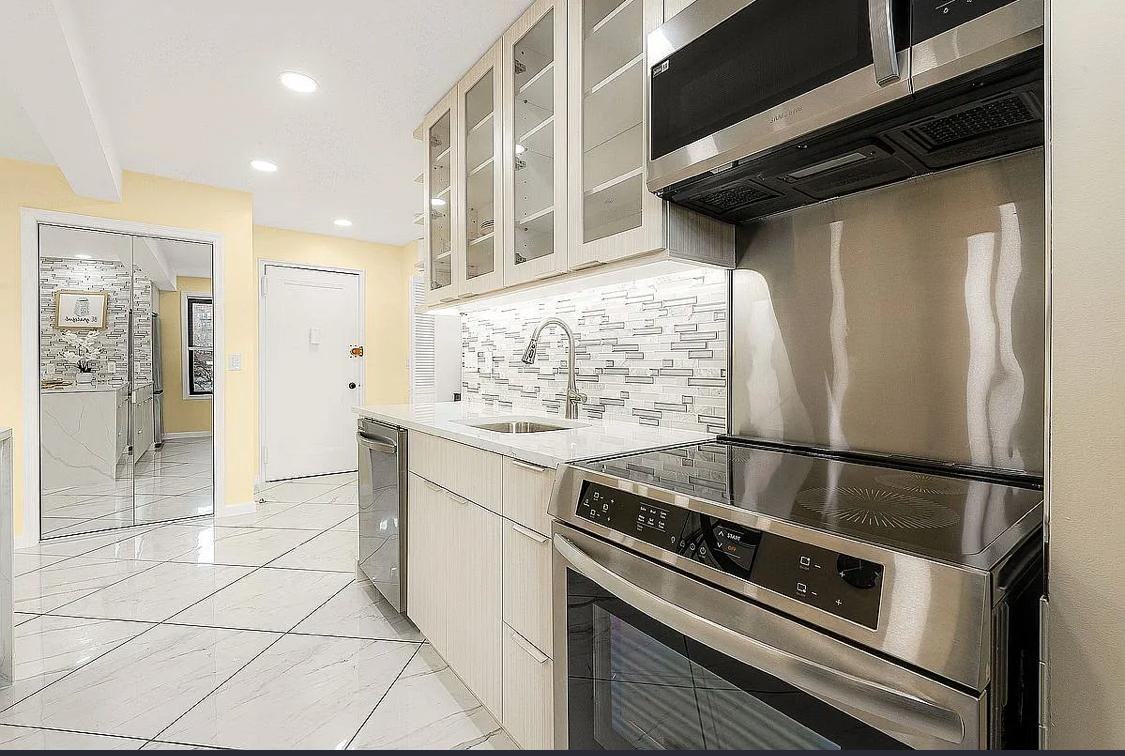 7211 110Th St - Photo 7 of 17