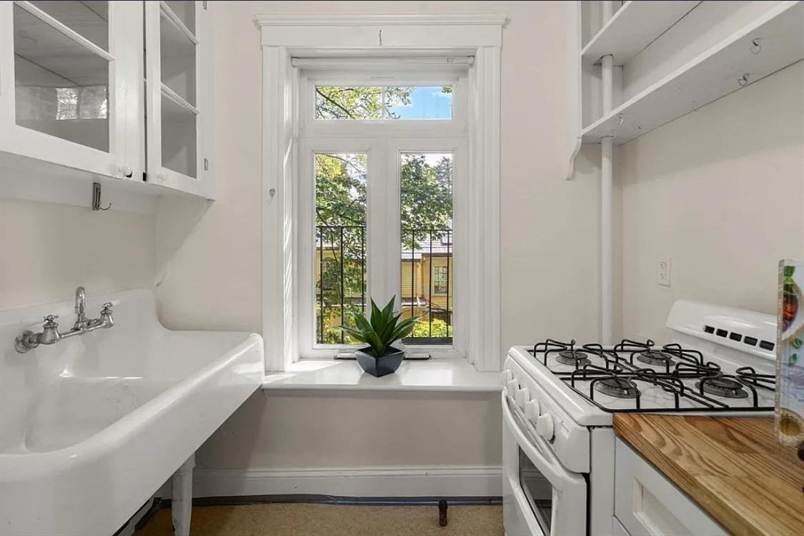 38 Linnaean St - Photo 7 of 8