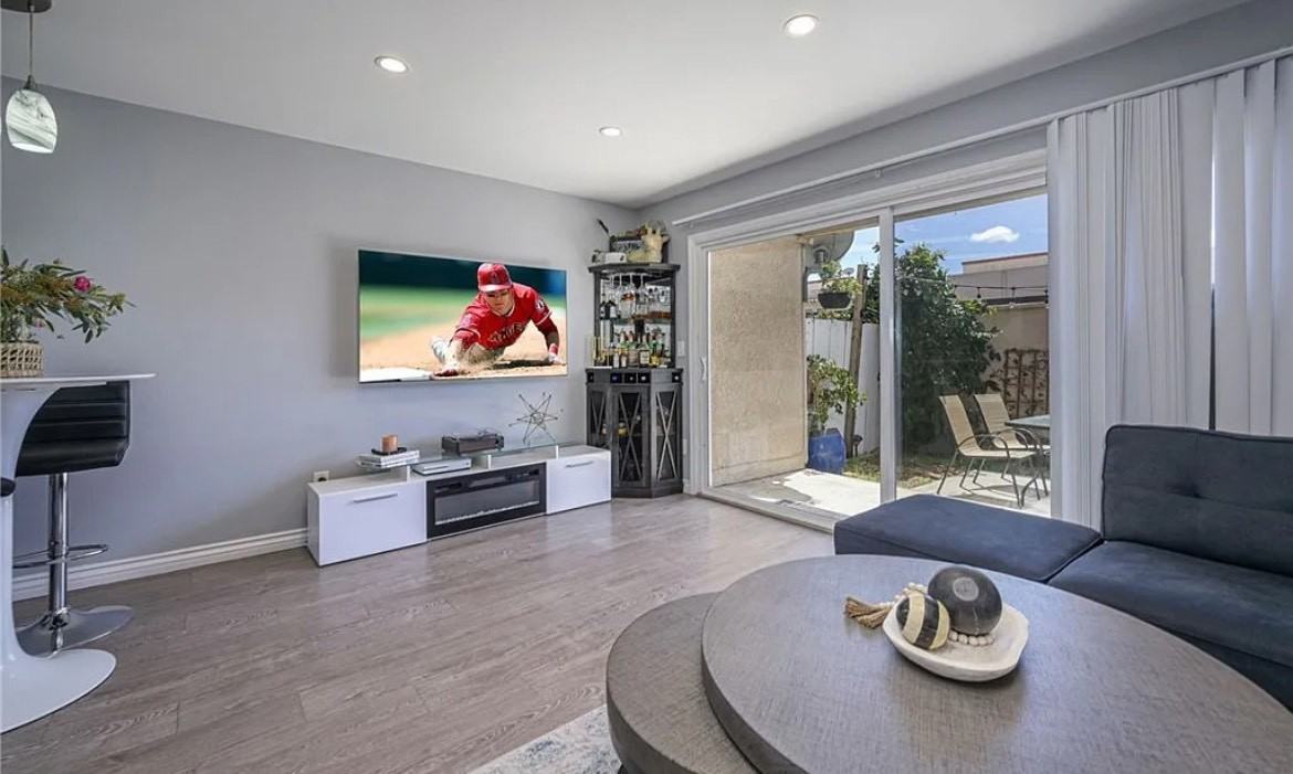 700 W La Veta Ave - Photo 2 of 16