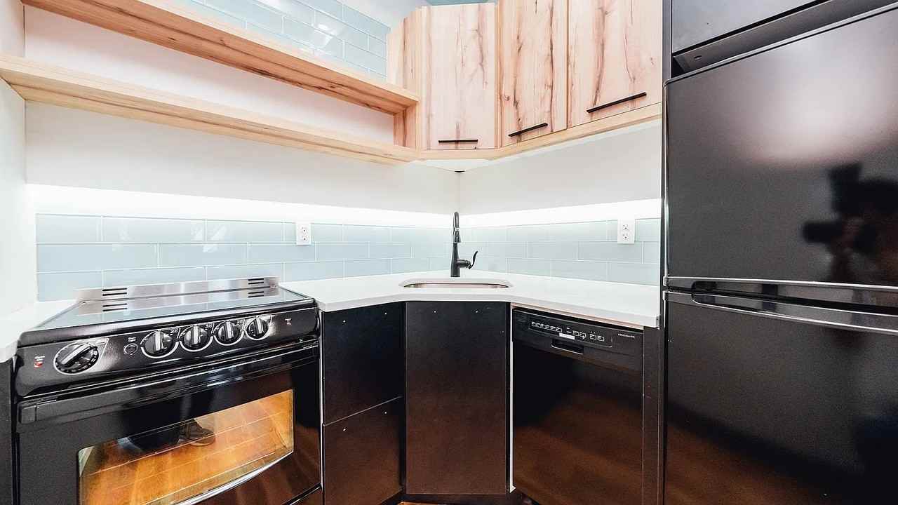 111 W 113Th St - Photo 3 of 9