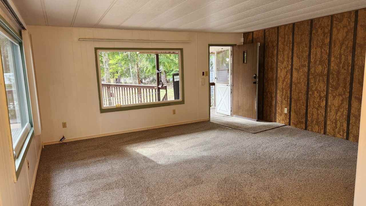 41 East Pickering Place - Photo 2 of 9