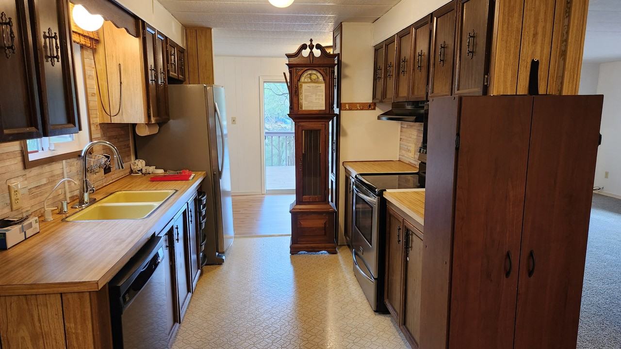 41 East Pickering Place - Photo 3 of 9