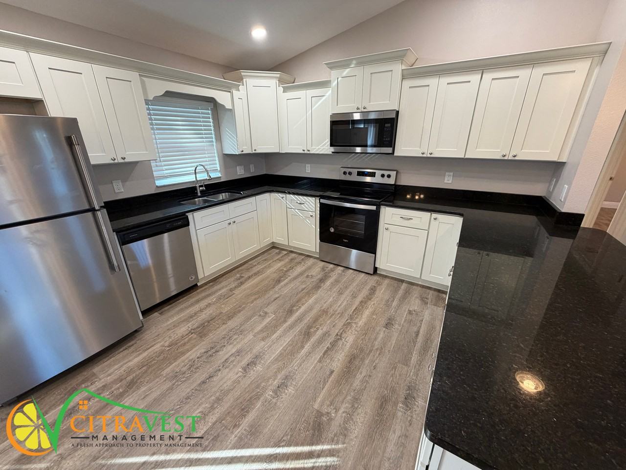 3484 West Hampshire Boulevard - Photo 3 of 12