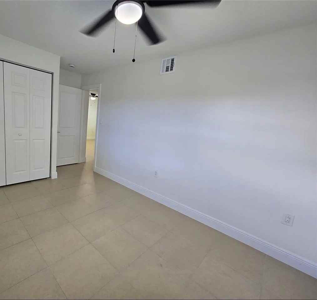 716 Northwest 14th Way #A - Photo 3 of 12