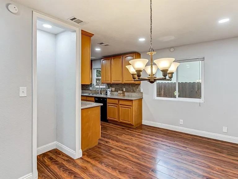 6217 Dewar Way - Photo 6 of 16