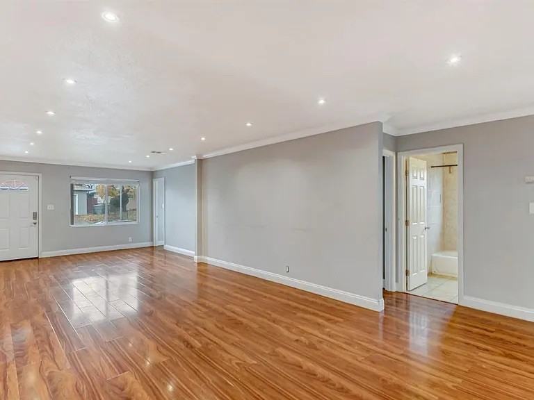 6217 Dewar Way - Photo 7 of 16