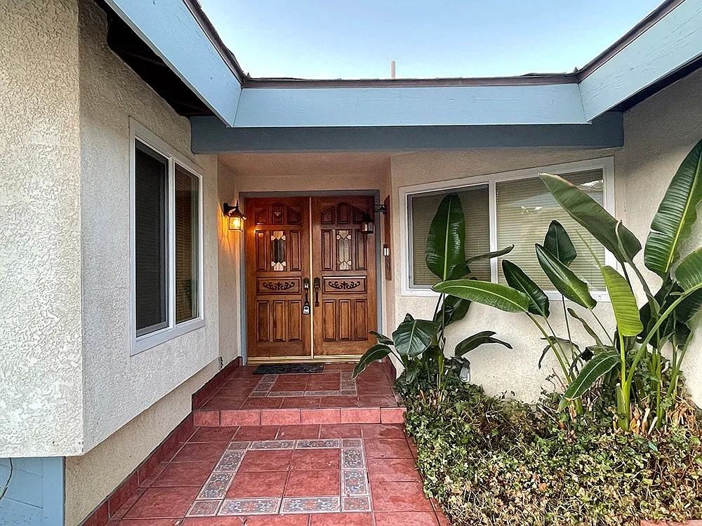 5808 Dorset Drive - Photo 3 of 45