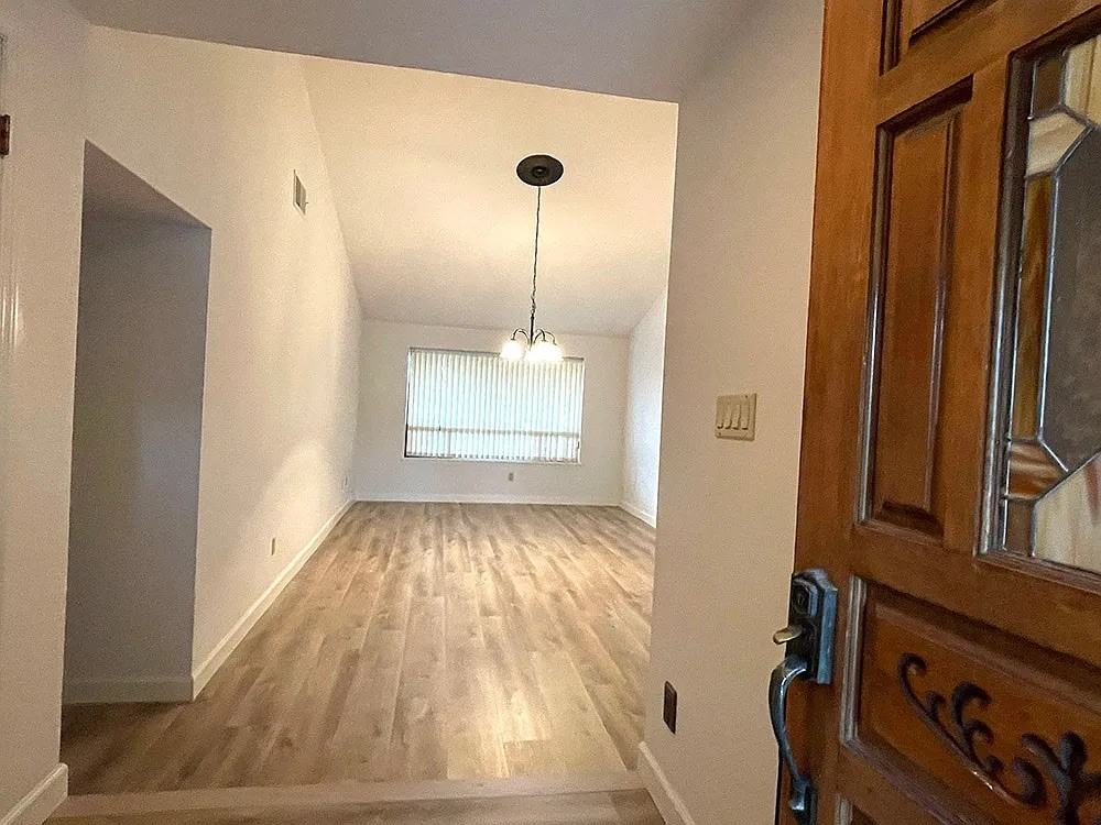 5808 Dorset Drive - Photo 4 of 45