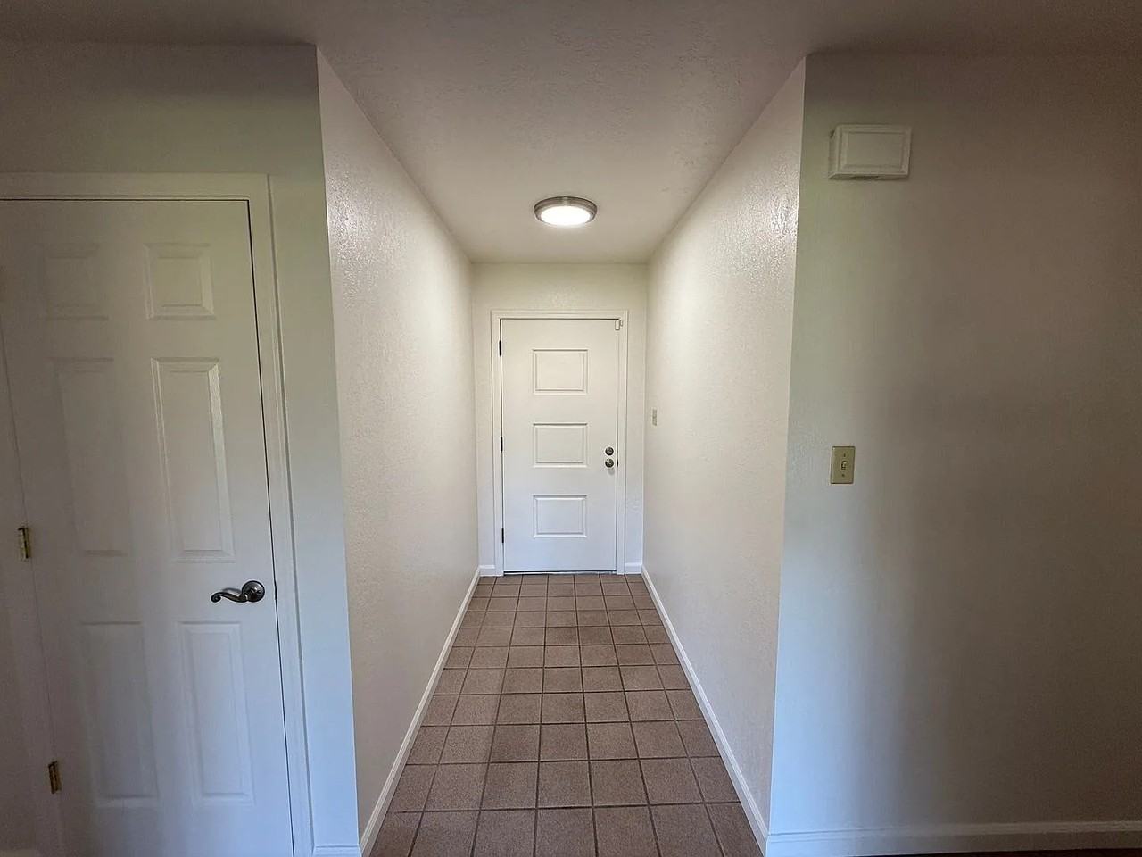 1013 Oakleaf Way - Photo 5 of 42