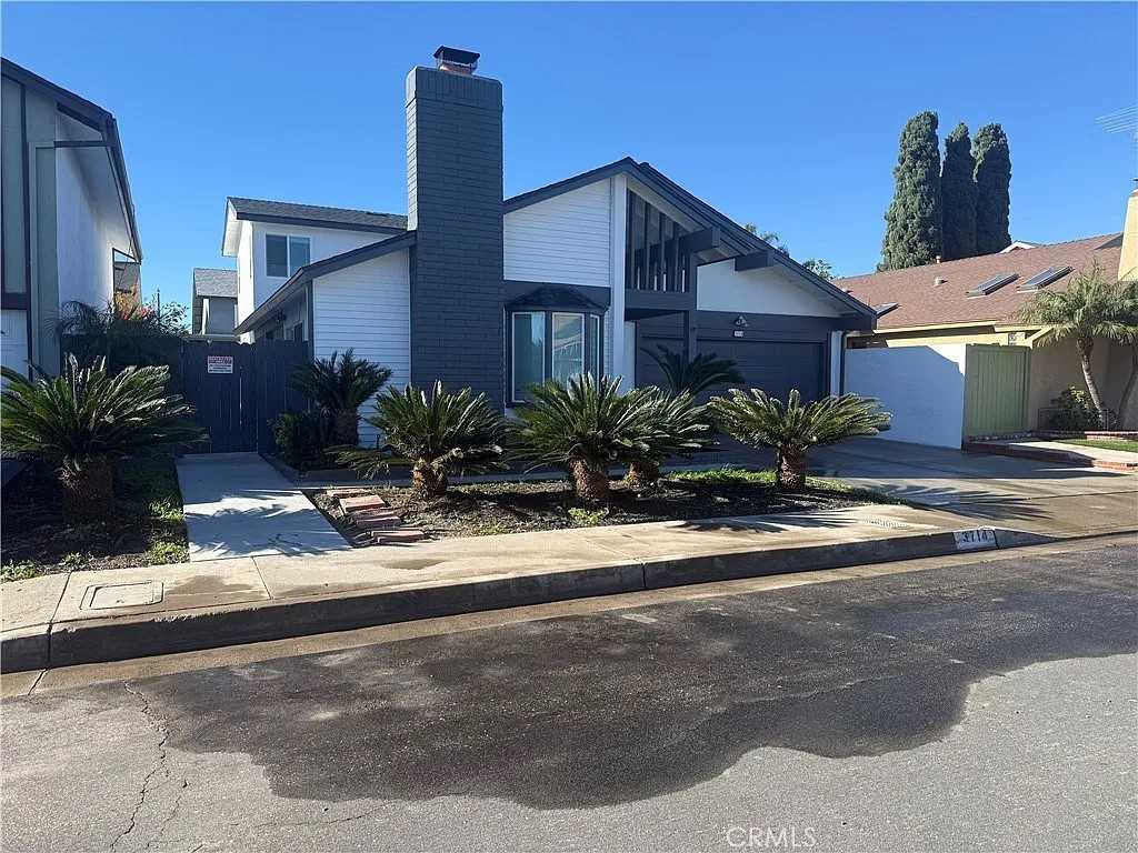 3714 South Parton Street - Photo 3 of 40