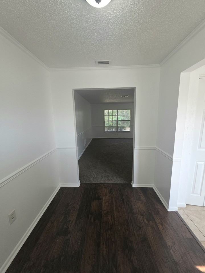 261 Southeast 54th Court - Photo 2 of 15