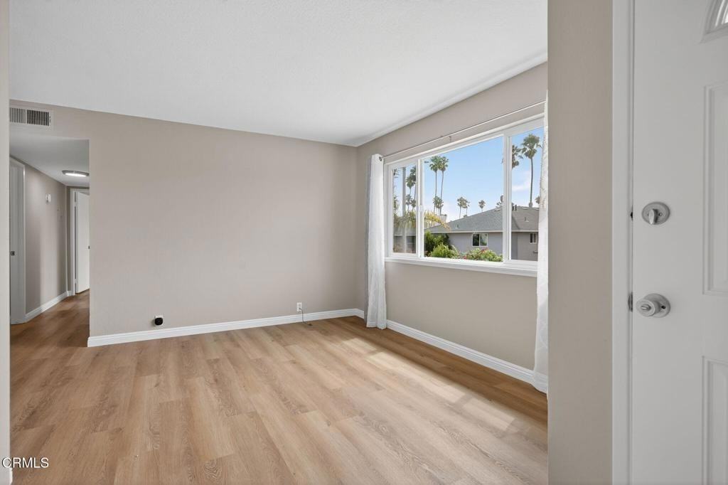 2507 Harbor Blvd - Photo 4 of 7