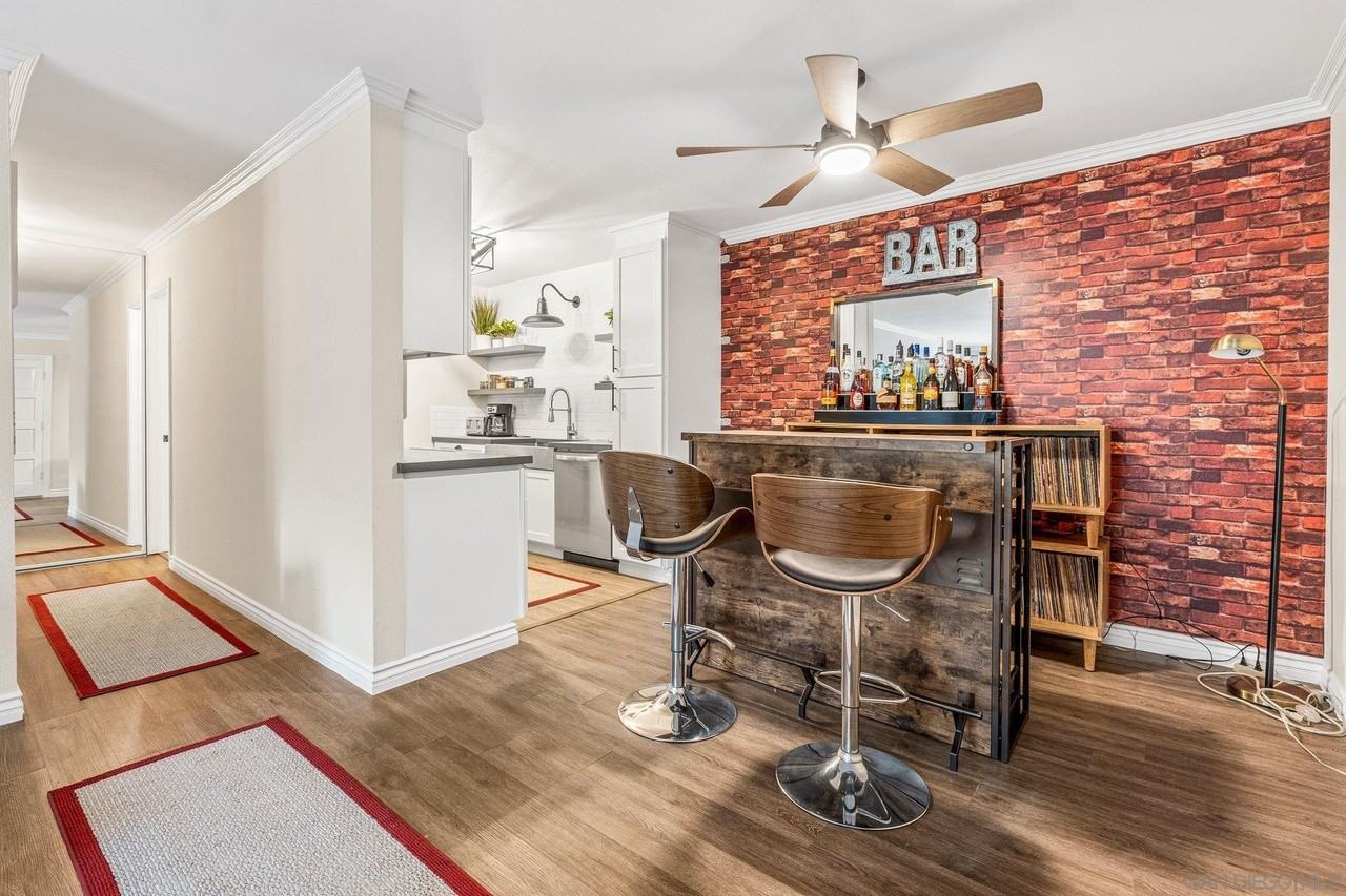 2382 Hosp Way - Photo 2 of 8