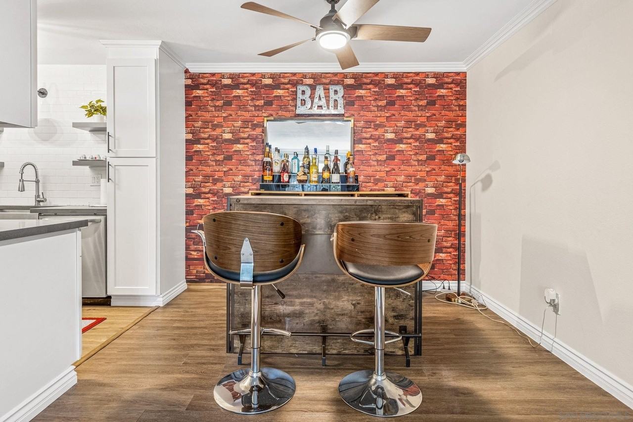 2382 Hosp Way - Photo 3 of 8