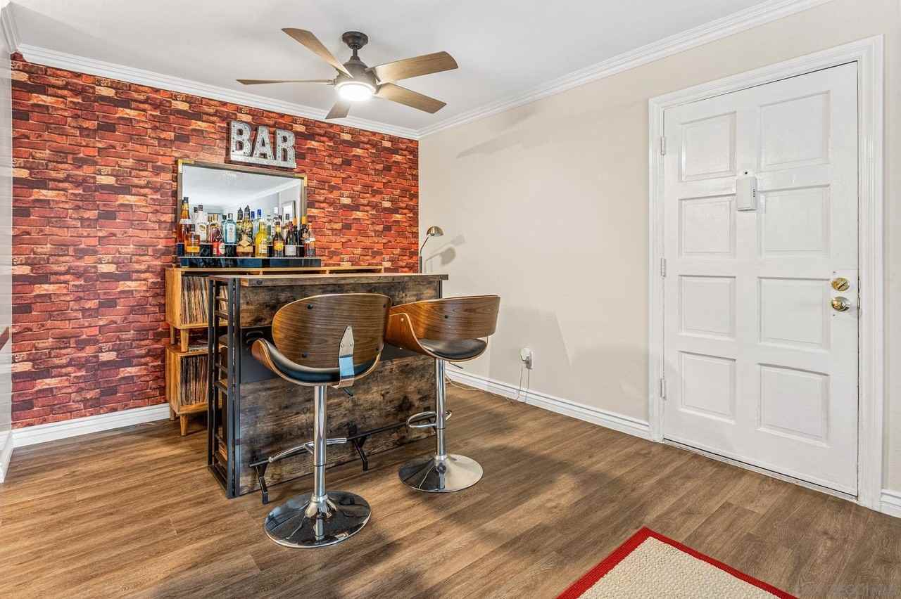 2382 Hosp Way - Photo 5 of 8