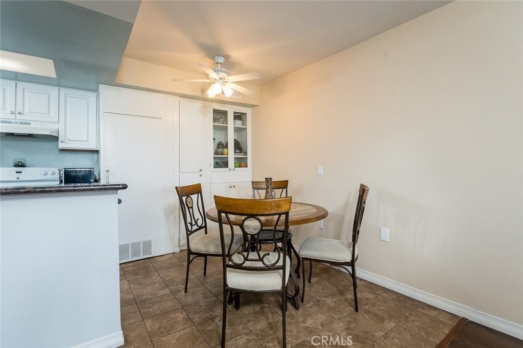 1517 E Garfield Ave - Photo 5 of 8