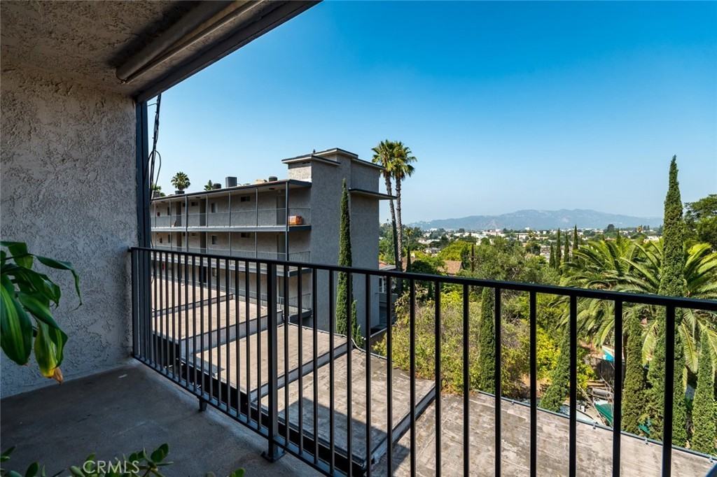 1517 E Garfield Ave - Photo 7 of 8