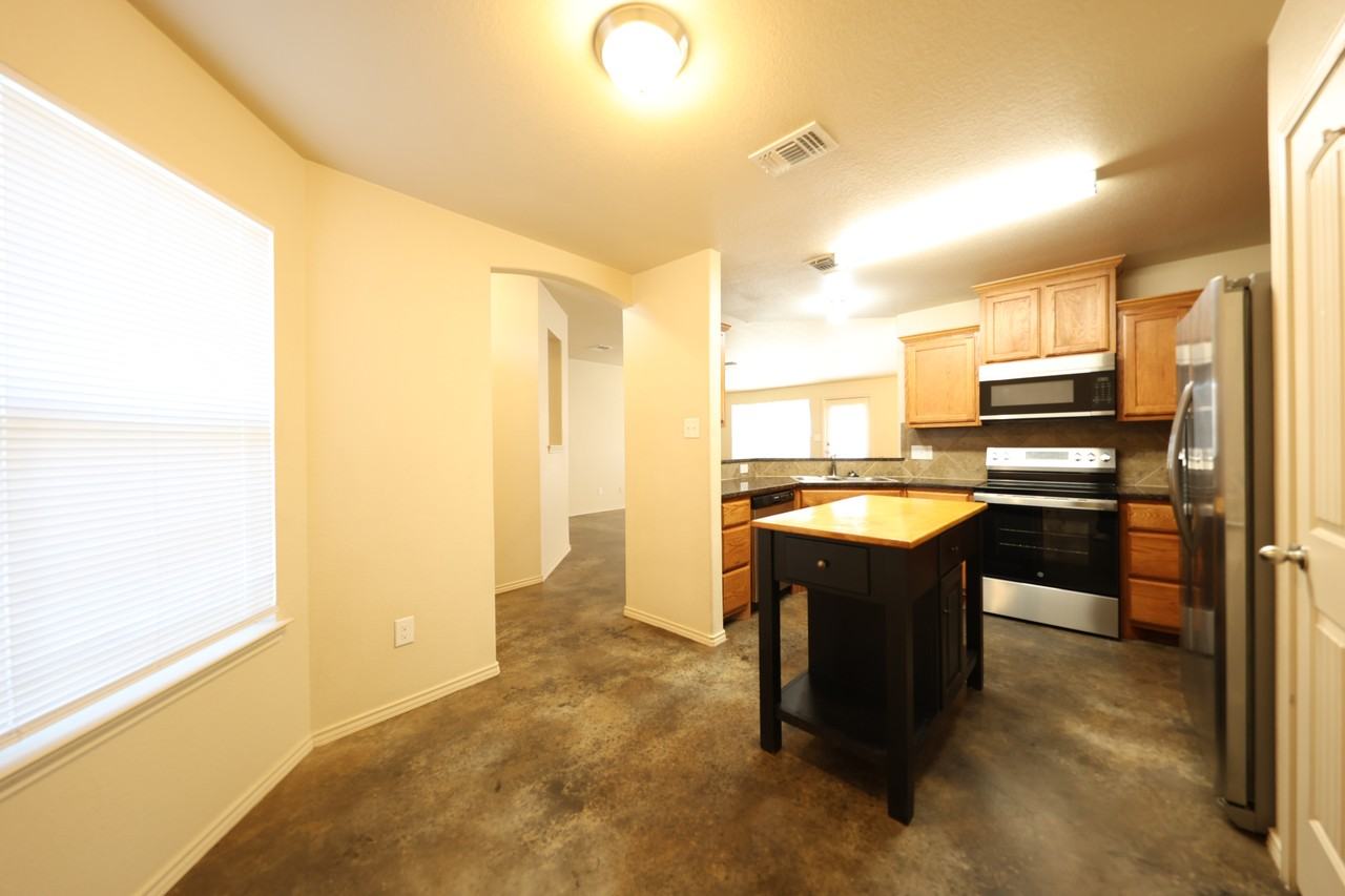 6905 Oliver Loving Dr - Photo 4 of 20