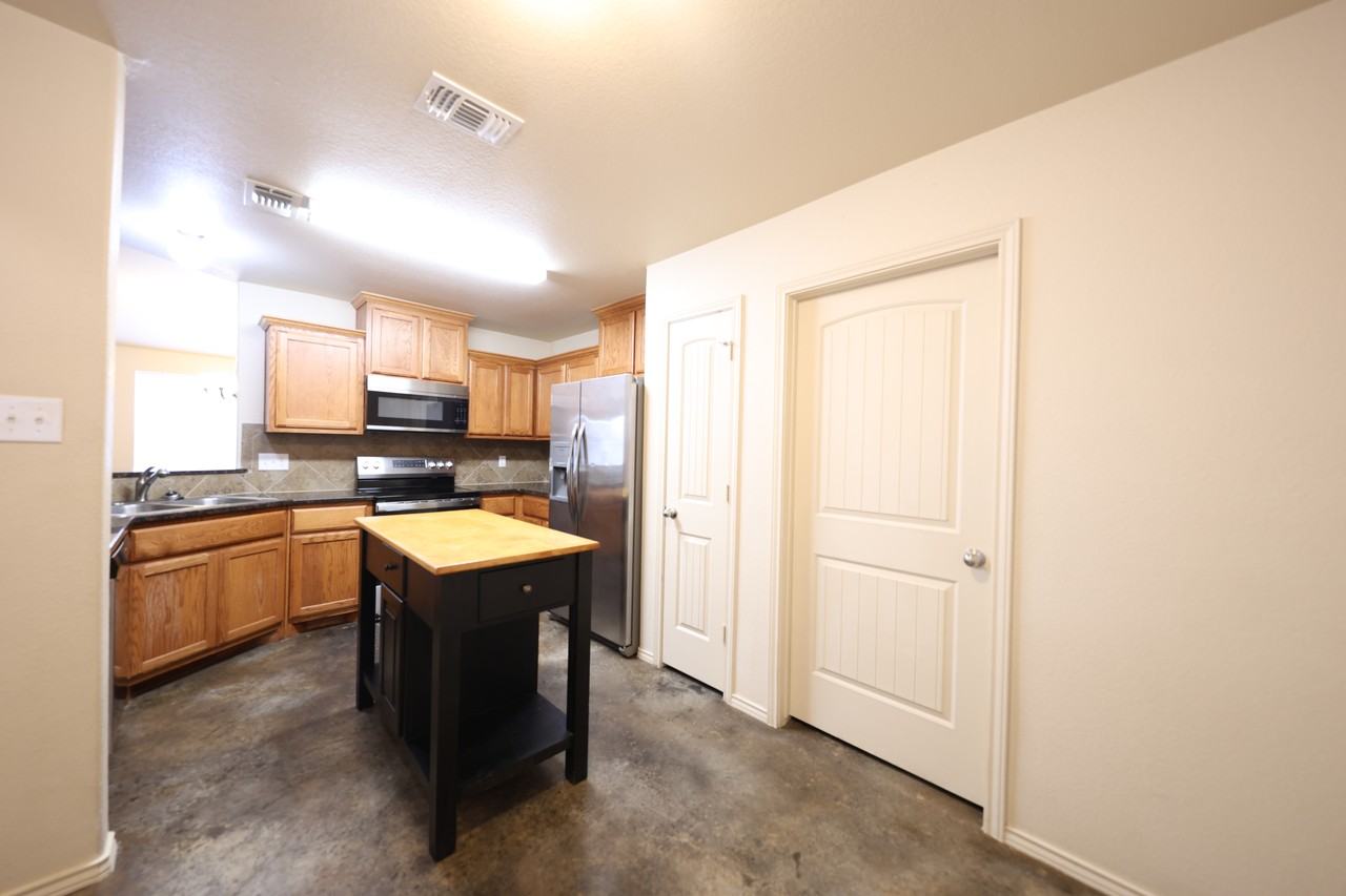 6905 Oliver Loving Dr - Photo 5 of 20