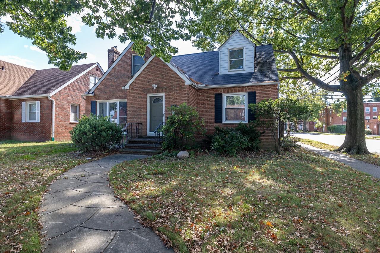 3860 Colony Rd - Photo 2 of 34