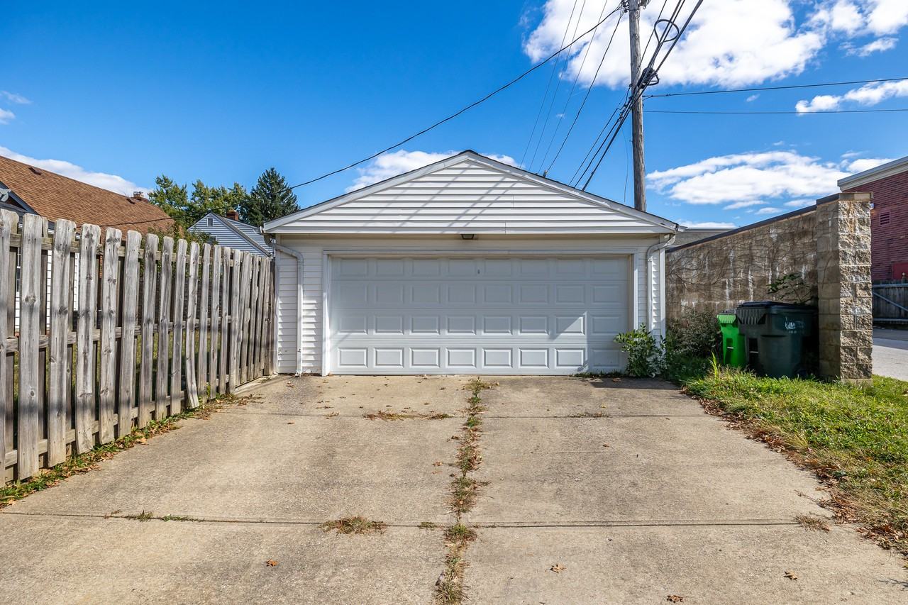 3860 Colony Rd - Photo 3 of 34