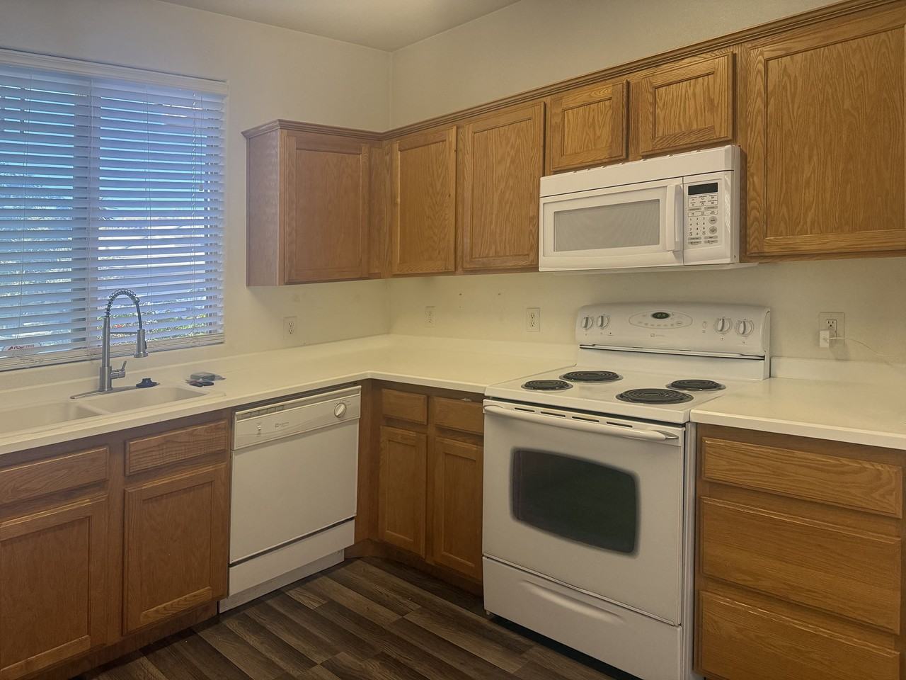 934 N Slow Creek Ln #NA - Photo 6 of 33