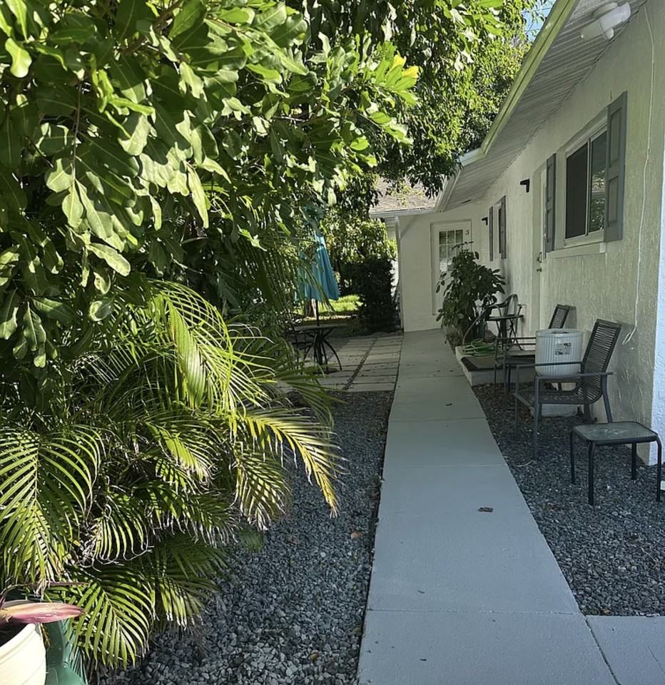 1097 Highlands Dr #4 - Photo 4 of 16