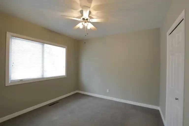 3233 Ortona Street - Photo 5 of 25