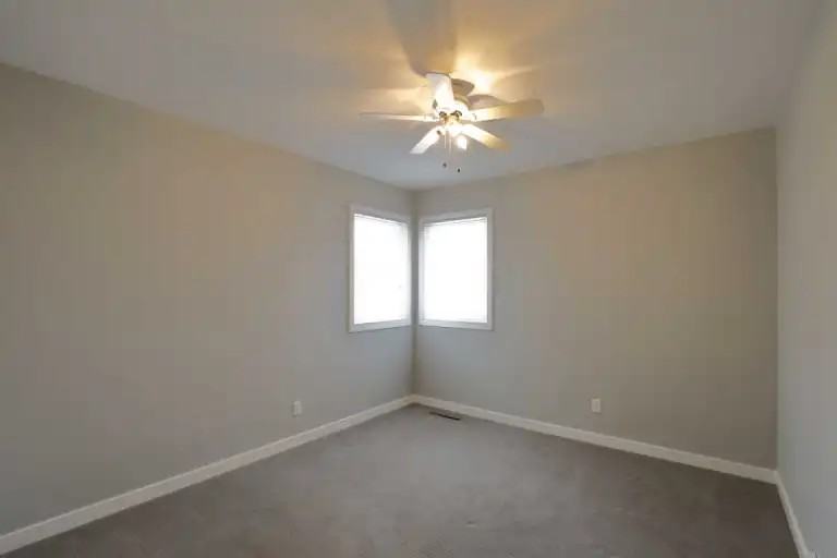 3233 Ortona Street - Photo 6 of 25