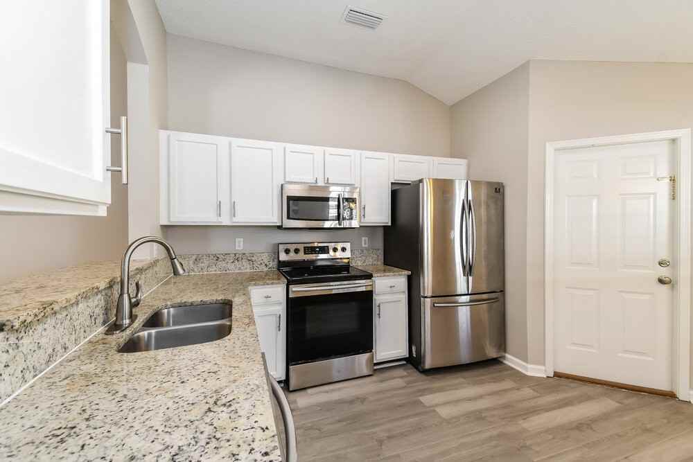 2985 Mikris Dr E - Photo 7 of 16