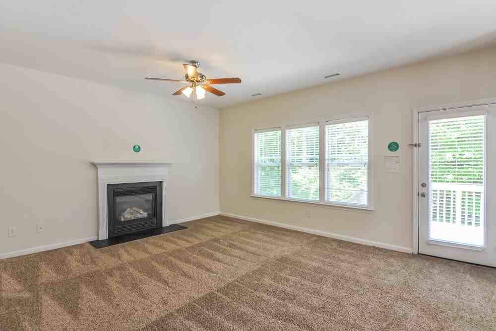 180 Willowbrook Circle - Photo 6 of 17