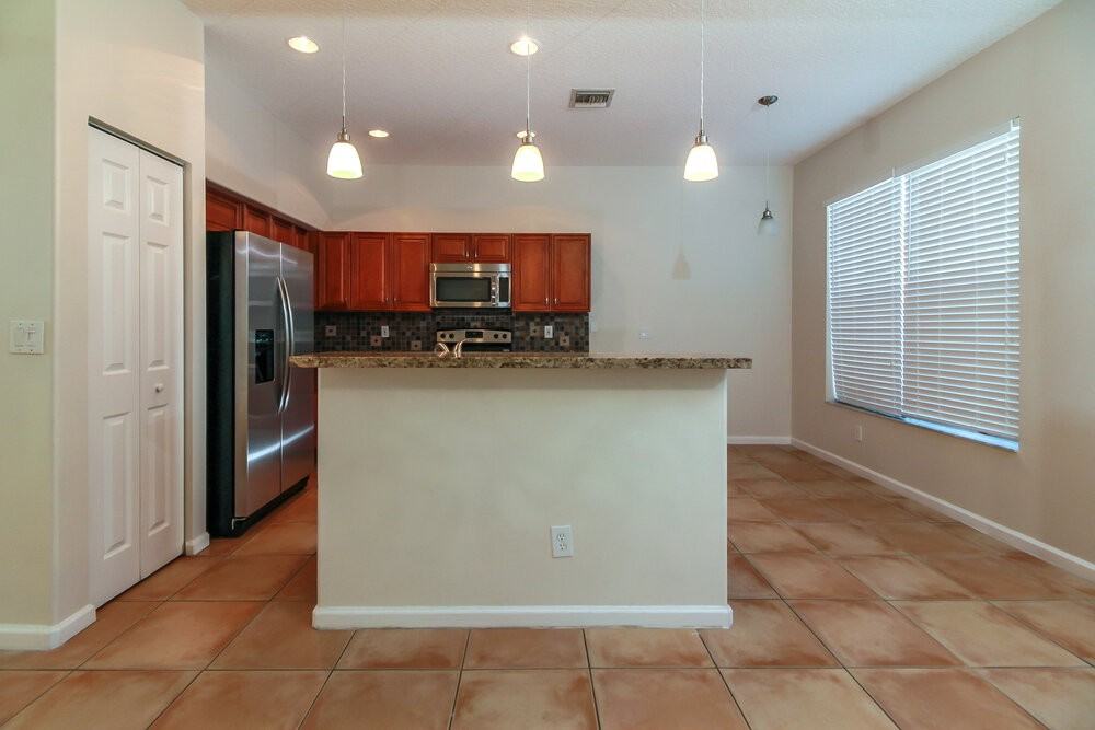 5419 Nw 121st Ave - Photo 6 of 18