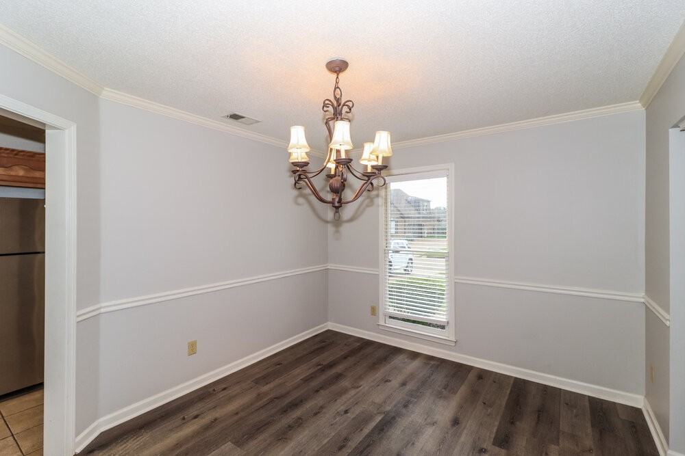 5053 Winberry St - Photo 6 of 17