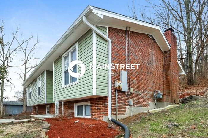 9104 Royal Oak Dr - Photo 3 of 16