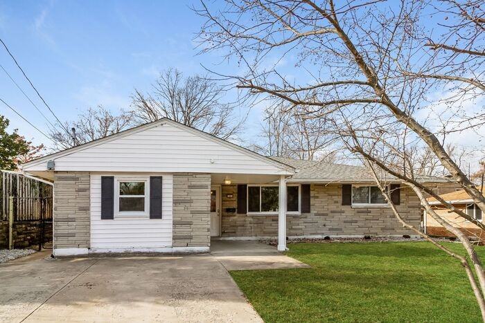 11813 Mangrove Ln - Photo 3 of 15