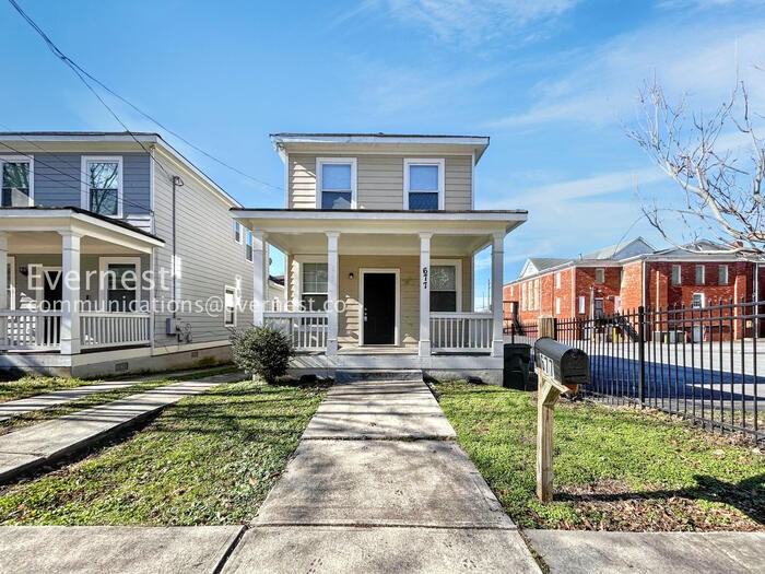 677 Smith St Sw - Photo 2 of 24